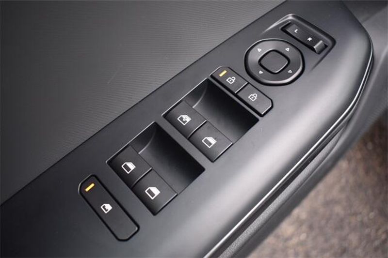 New 2025 Kia K4 LXSImage 18