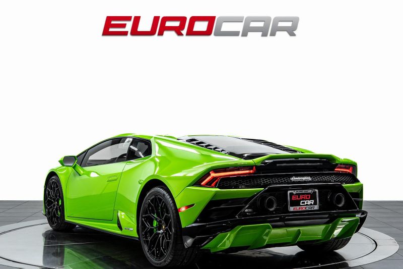 2023 Lamborghini Huracan EVO RWD *HIGH GLOSS BLACK STYLE PACKAGE* Image 3