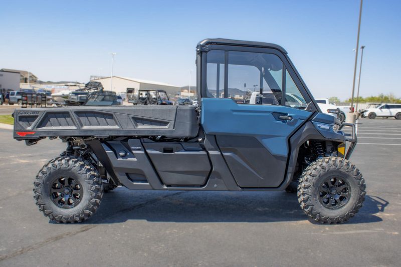 NEW 2026 CAN-AM DEFENDER PRO LIMITED CAB HD10 Image 2