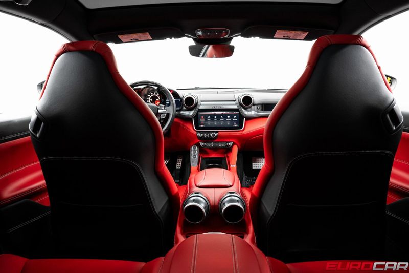 2020 Ferrari GTC4Lusso V12 *PASSENGER DISPLAY * CARBON STEERING WHEEL*Image 26
