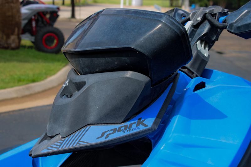 2023 SEADOO SPARK TRIXX FOR 3 WITH AUDIO BLUE Image 12