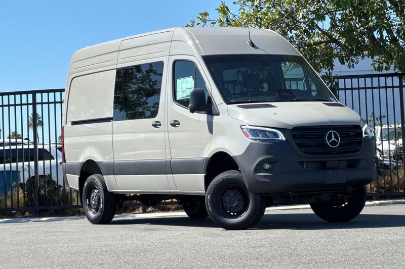 New 2026 Mercedes-Benz Sprinter 2500 Crew 144 WBImage 2