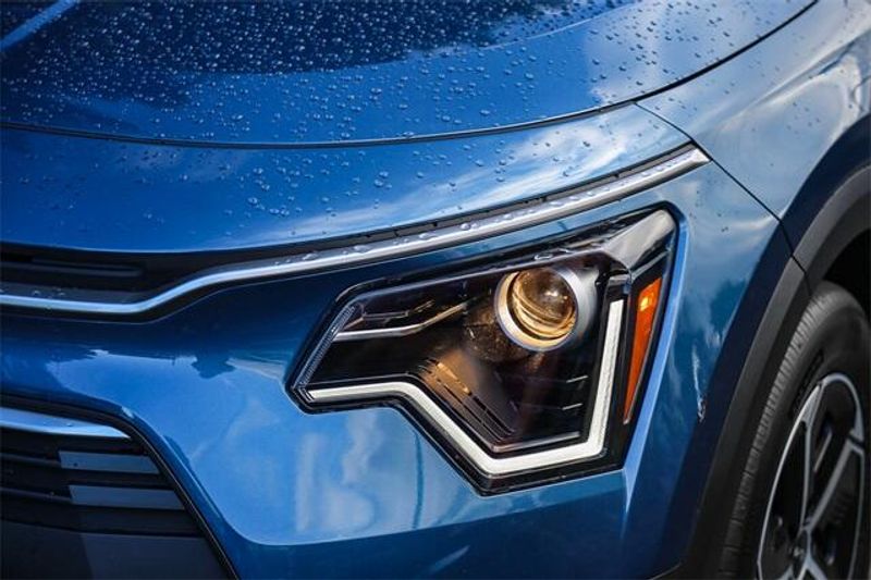 New 2025 Kia Niro EXImage 13