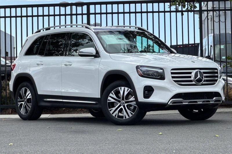 New 2026 Mercedes-Benz GLB 250Image 2