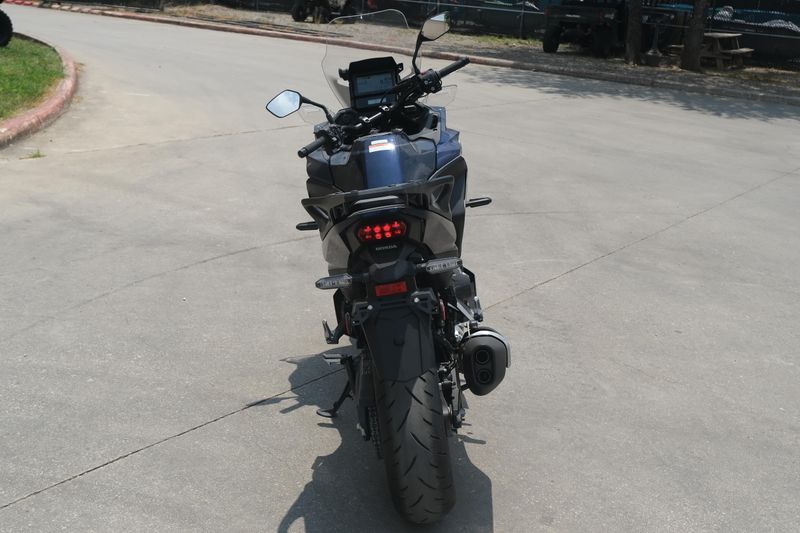 2025 Honda NT1100D PEARL HAWKEYE BLUE Image 4