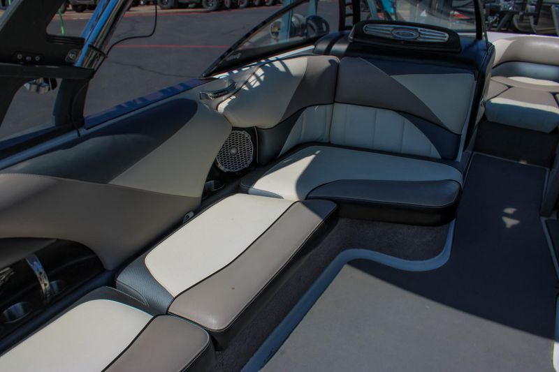 Used 2011 MALIBU WAKESETTER 247 Image 18