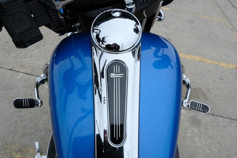 2018 HARLEY STREET GLIDE BLUEImage 13