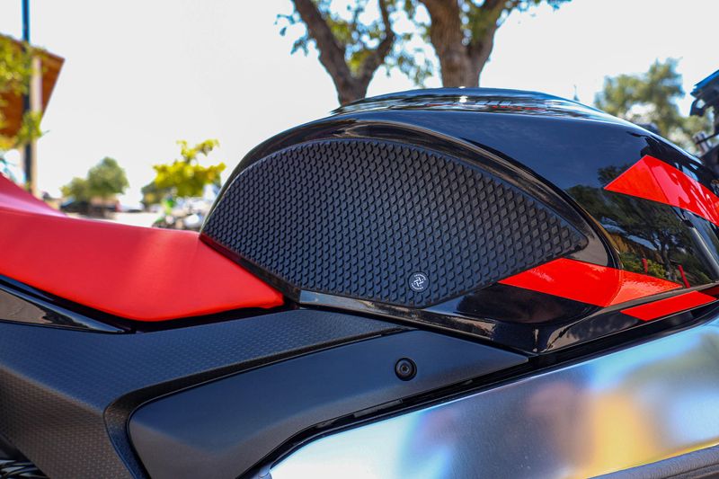 USED 2021 APRILIA TUONO V4 FACTORY Image 4