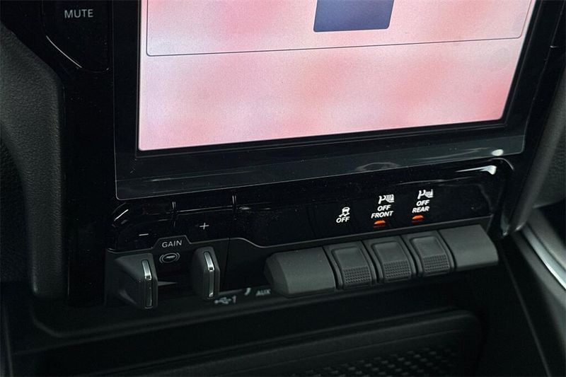 2025 Ram 1500 Laramie photo 16