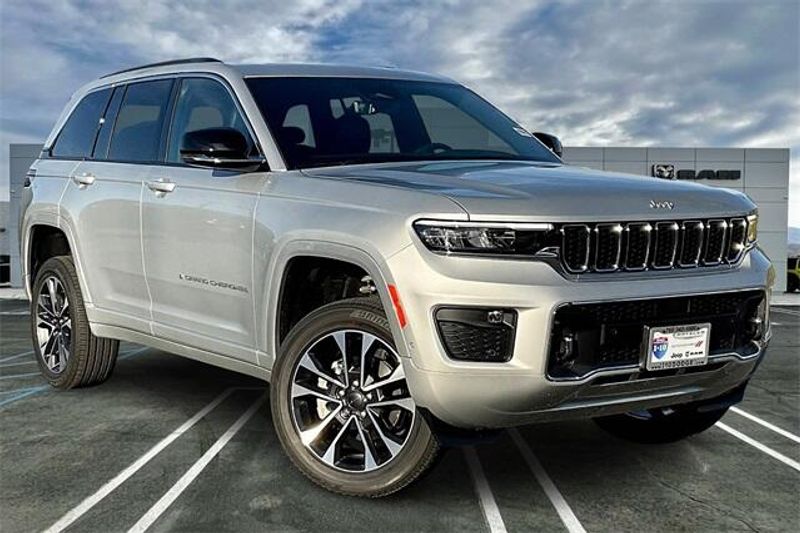 2025 Jeep Grand Cherokee Overland 4x4Image 14