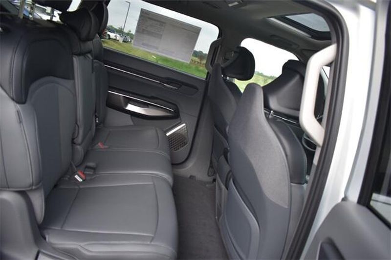 New 2026 Kia EV9 Light Long RangeImage 16