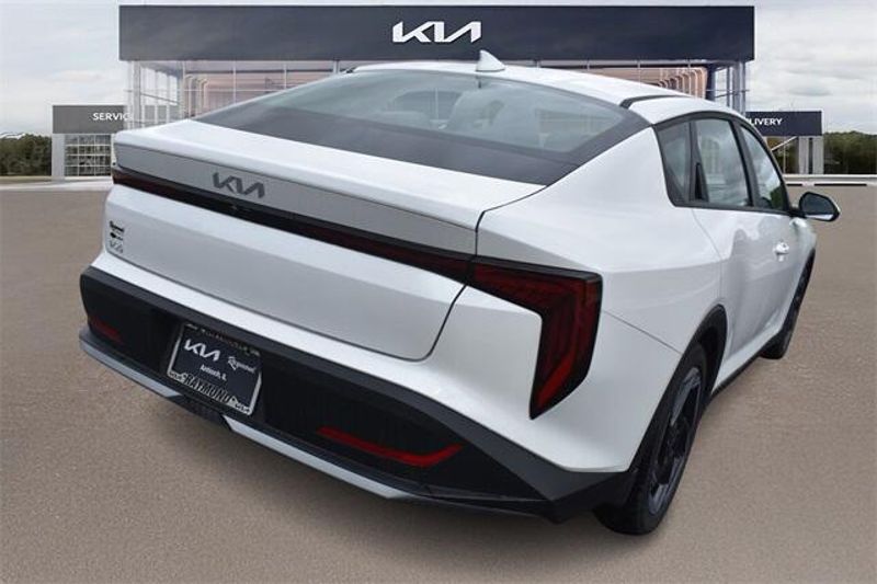 2025 Kia K4 EXImage 3