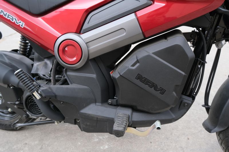 USED 2024 HONDA NAVI Image 15