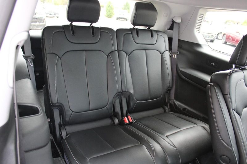 2023 Jeep Grand Cherokee L photo 25