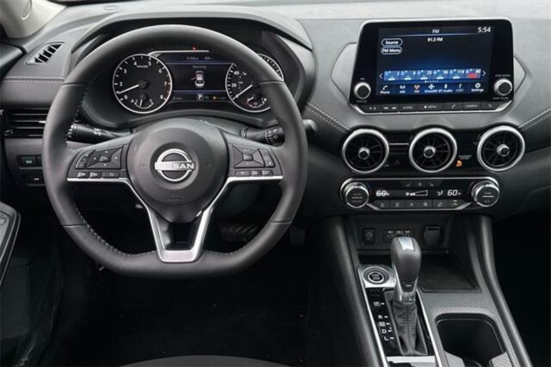 New 2025 Nissan Sentra SVImage 11