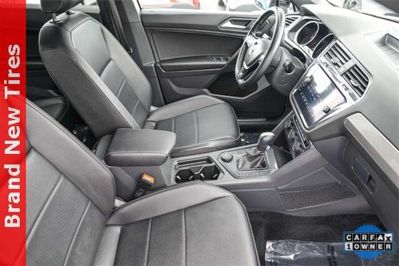 Used 2021 Volkswagen Tiguan 2.0T SE R-Line BlackImage 17