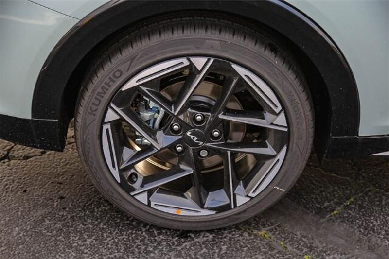 New 2025 Kia K4 GT-LineImage 19