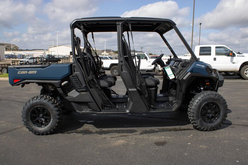 NEW 2026 CAN-AM DEFENDER MAX XT HD11 WITH 1025 INCH TOUCHSCREEN Image 6