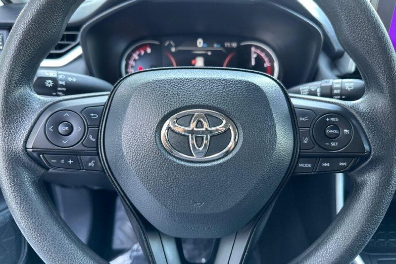 Used 2025 Toyota RAV4 XLEImage 22