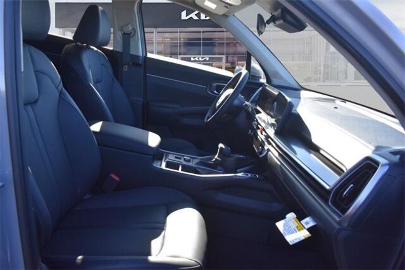 New 2025 Kia Sorento SImage 12