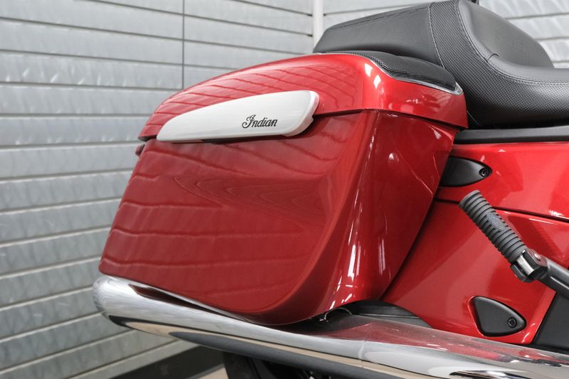 NEW 2025 INDIAN MOTORCYCLE CHALLENGER LIMITED Image 13