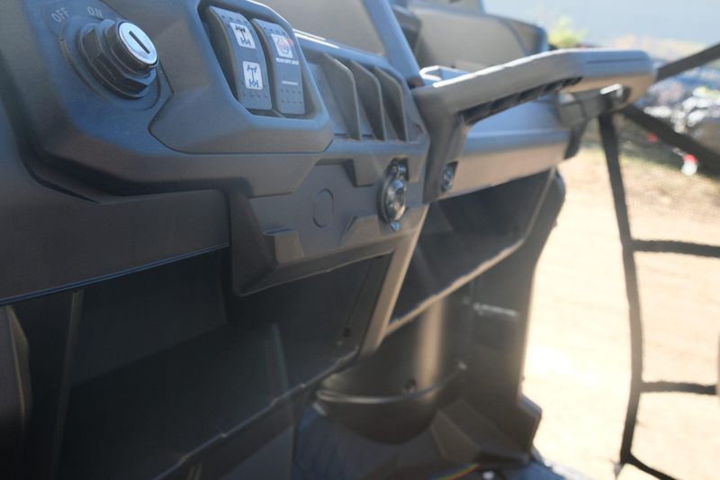 NEW 2026 CAN-AM DEFENDER MAX DPS HD7 Image 21