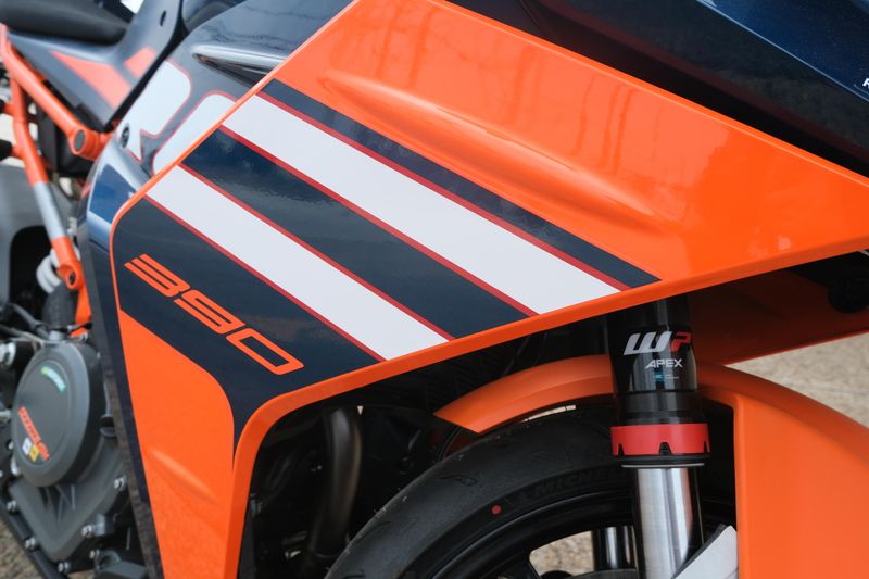 New 2024 KTM RC 390 BLUE Image 20