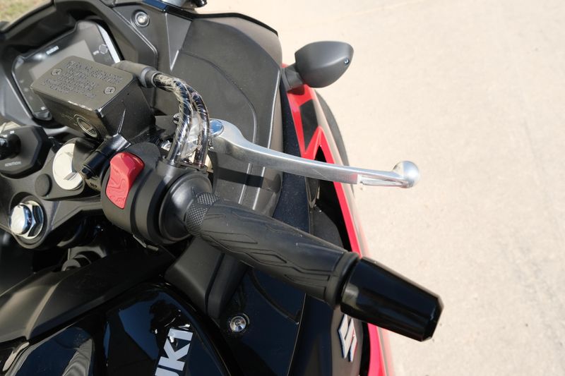 NEW 2025 SUZUKI GSX250R ABS Image 10