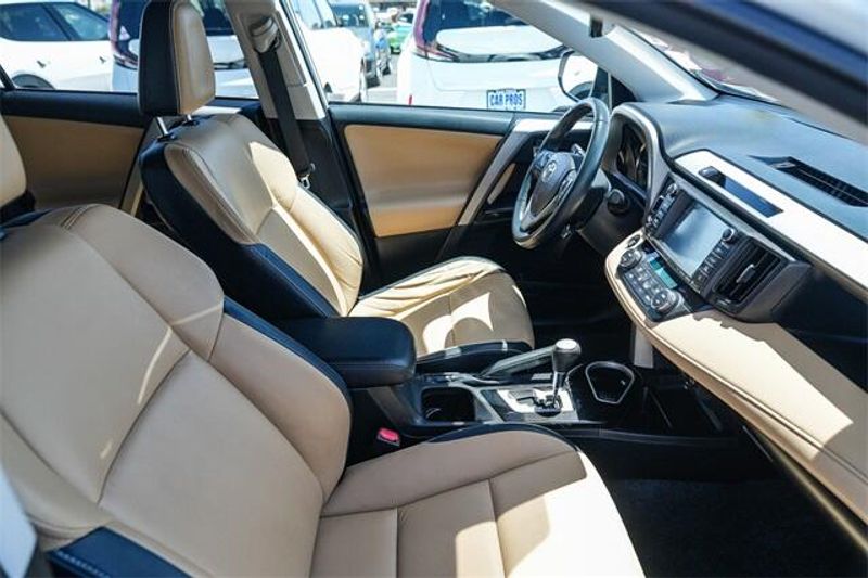 2016 Toyota RAV4 LimitedImage 16