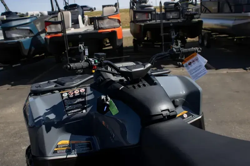 2025 Can-Am OUTLANDER DPS 500 GRANITE GREY Image 17