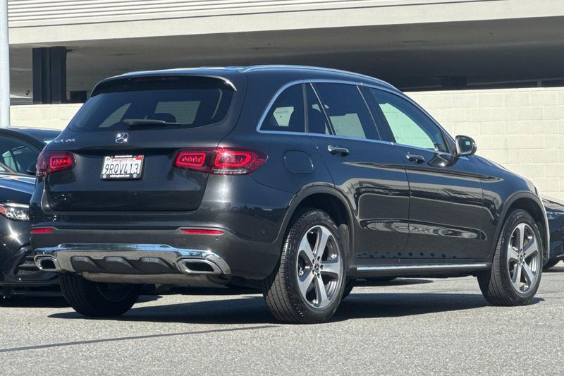 Used 2022 Mercedes-Benz GLC 300Image 4