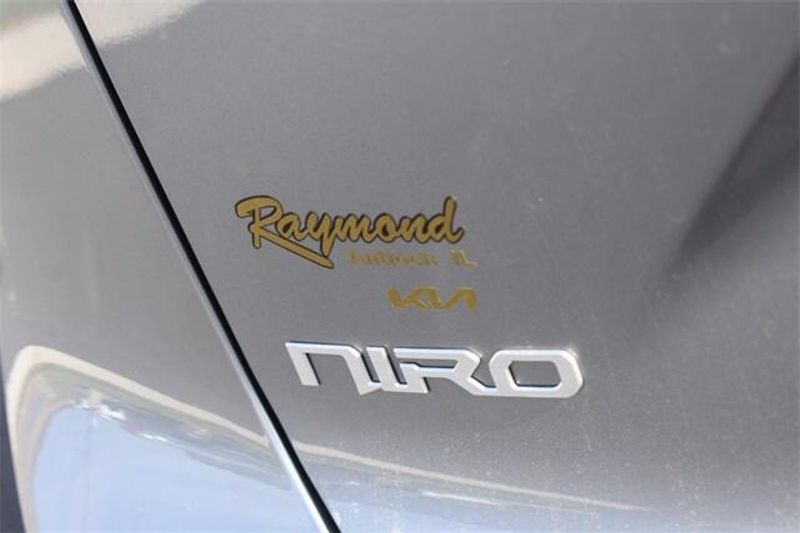 New 2025 Kia Niro EX TouringImage 16