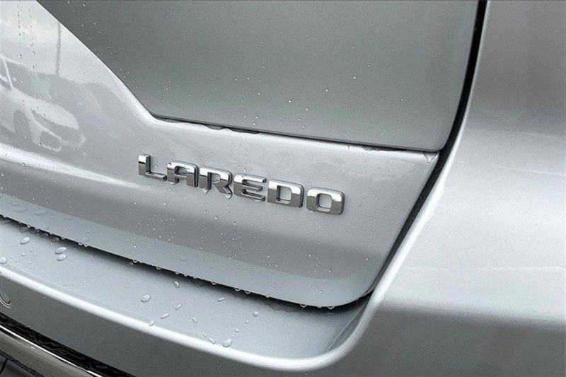 2023 Jeep Grand Cherokee Laredo 4x4Image 13