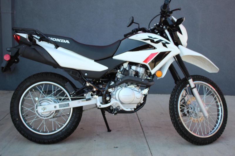 2024 Honda XR150L Image 8