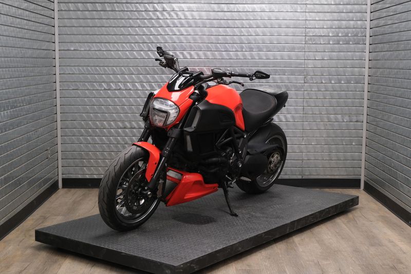 USED 2015 DUCATI DIAVEL Image 7