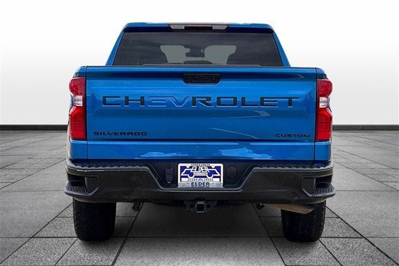 2023 Chevrolet Silverado 1500 CustomImage 4