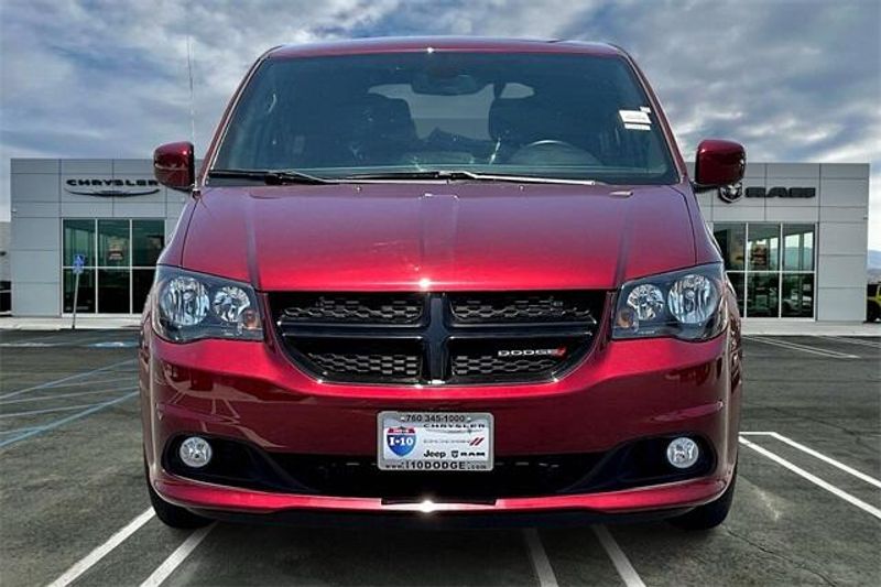 2019 Dodge Grand Caravan SXTImage 2