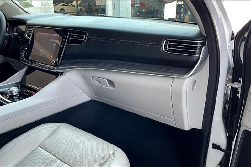 2023 Jeep Wagoneer Series IIIImage 16