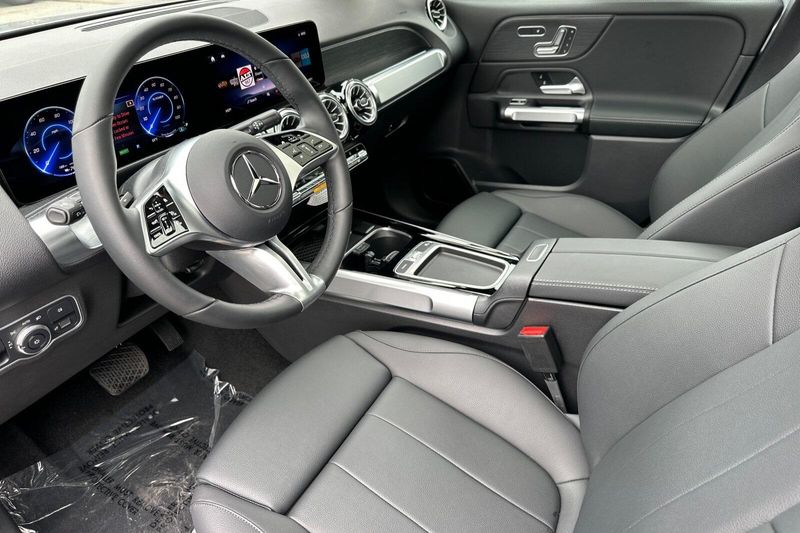 2024 Mercedes-Benz EQB 300Image 10