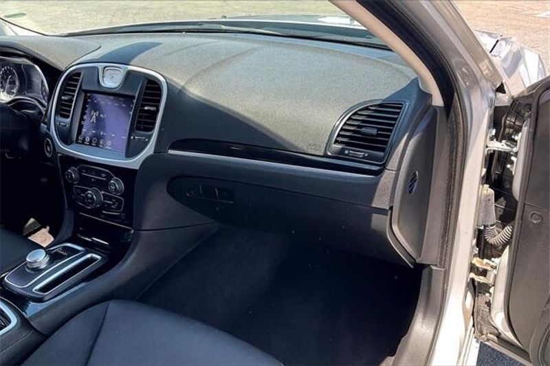 Used 2023 Chrysler 300 TouringImage 16
