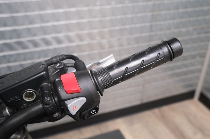 USED 2023 HONDA CB500F Image 17