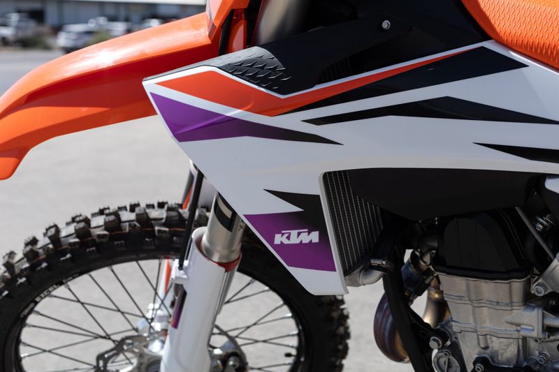 2024 KTM 450 SX-F in a ORANGE exterior color. Family PowerSports (877) 886-1997 familypowersports.com 