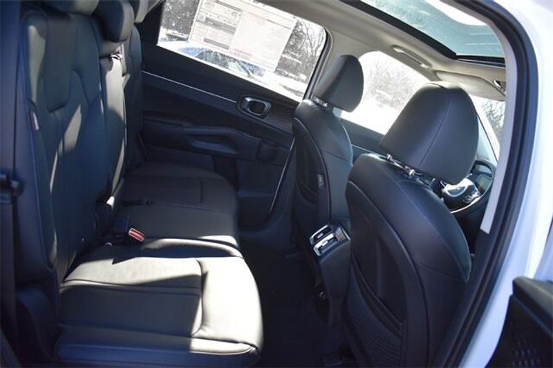 2025 Kia Sorento SImage 14