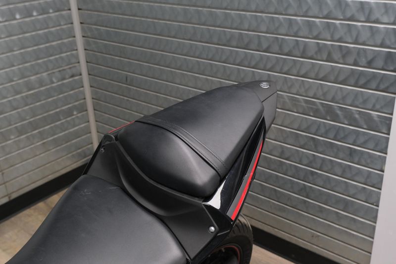 USED 2018 YAMAHA YZF-R3 Image 17