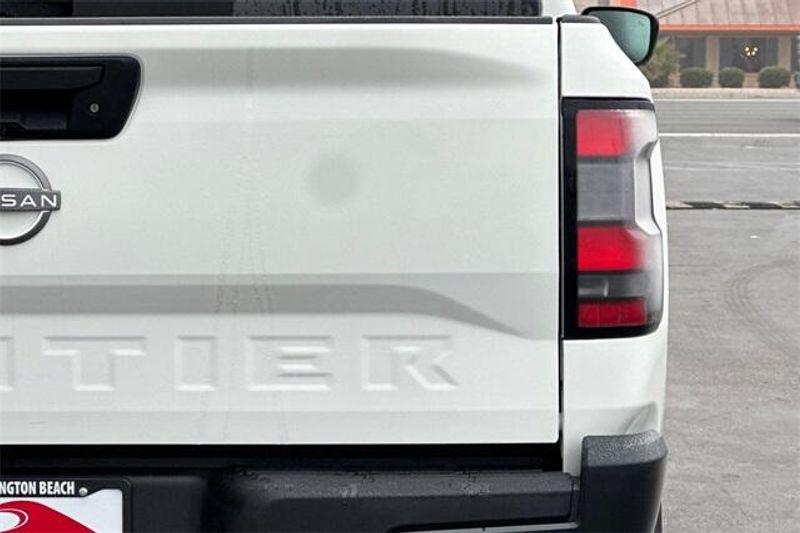 New 2025 Nissan Frontier SImage 17