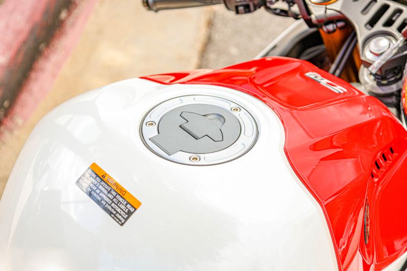 NEW 2026 YAMAHA YZFR3 ABS 70TH ANNIVERSARY EDITION Image 23