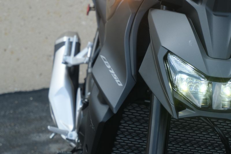 2025 Honda CB750 HORNET MATTE BLACK METALLIC Image 23