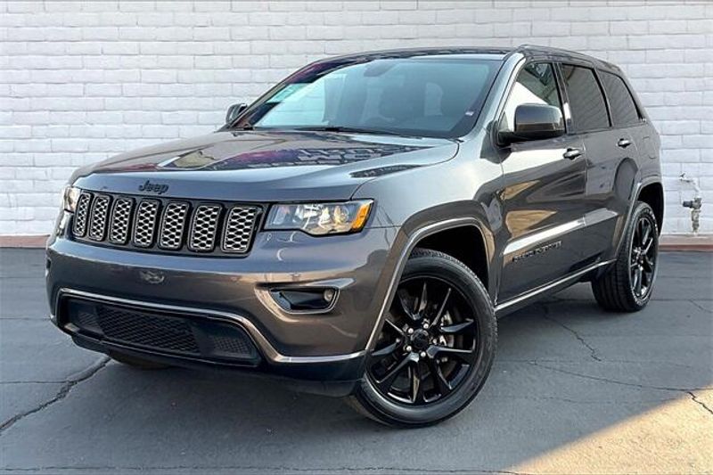 2021 Jeep Grand Cherokee Laredo XImage 1