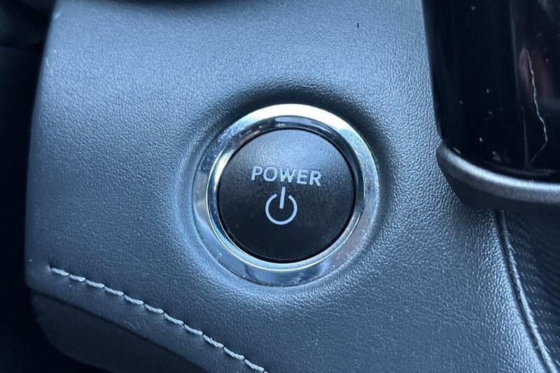 Used 2023 Toyota Highlander Hybrid LEImage 20