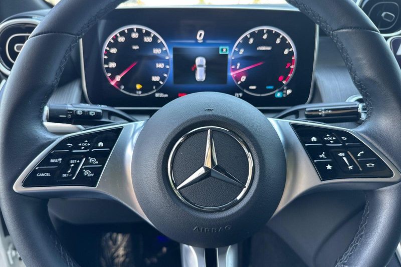 Used 2024 Mercedes-Benz GLC 300Image 26